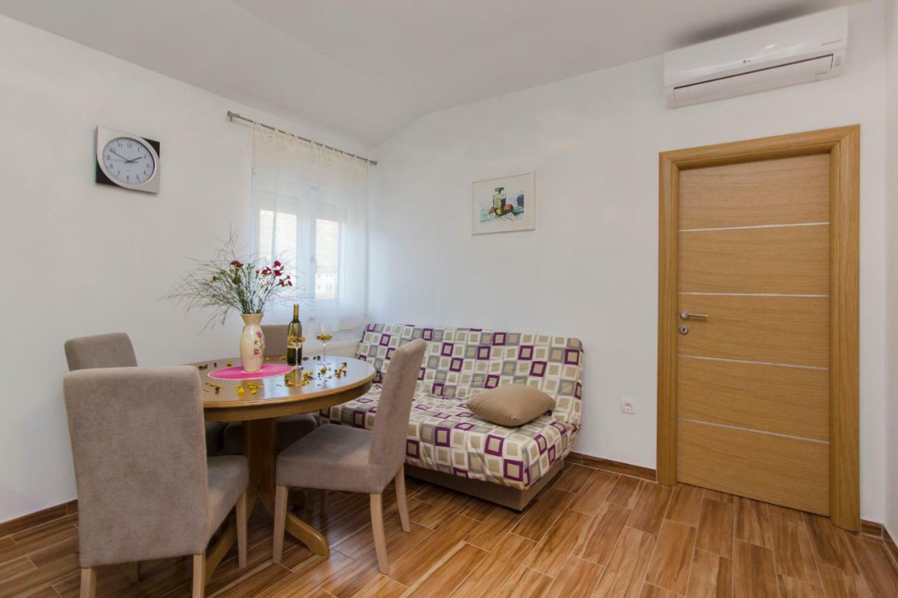 Apartmani Skelin***/**** Kaštela Εξωτερικό φωτογραφία
