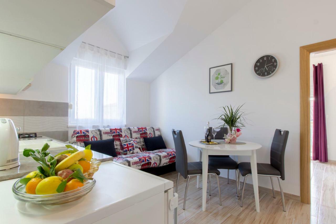 Apartmani Skelin***/**** Kaštela Εξωτερικό φωτογραφία